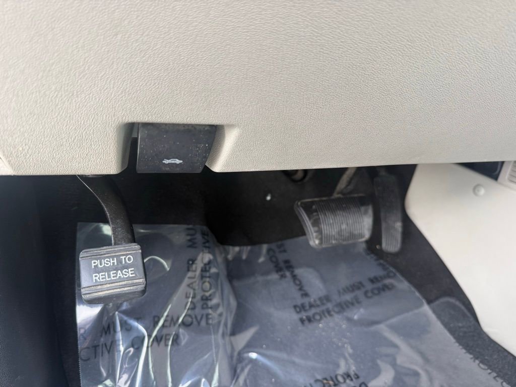 Used 2018 Dodge Grand Caravan SE w/ UConnect Hands-Free Group image 64