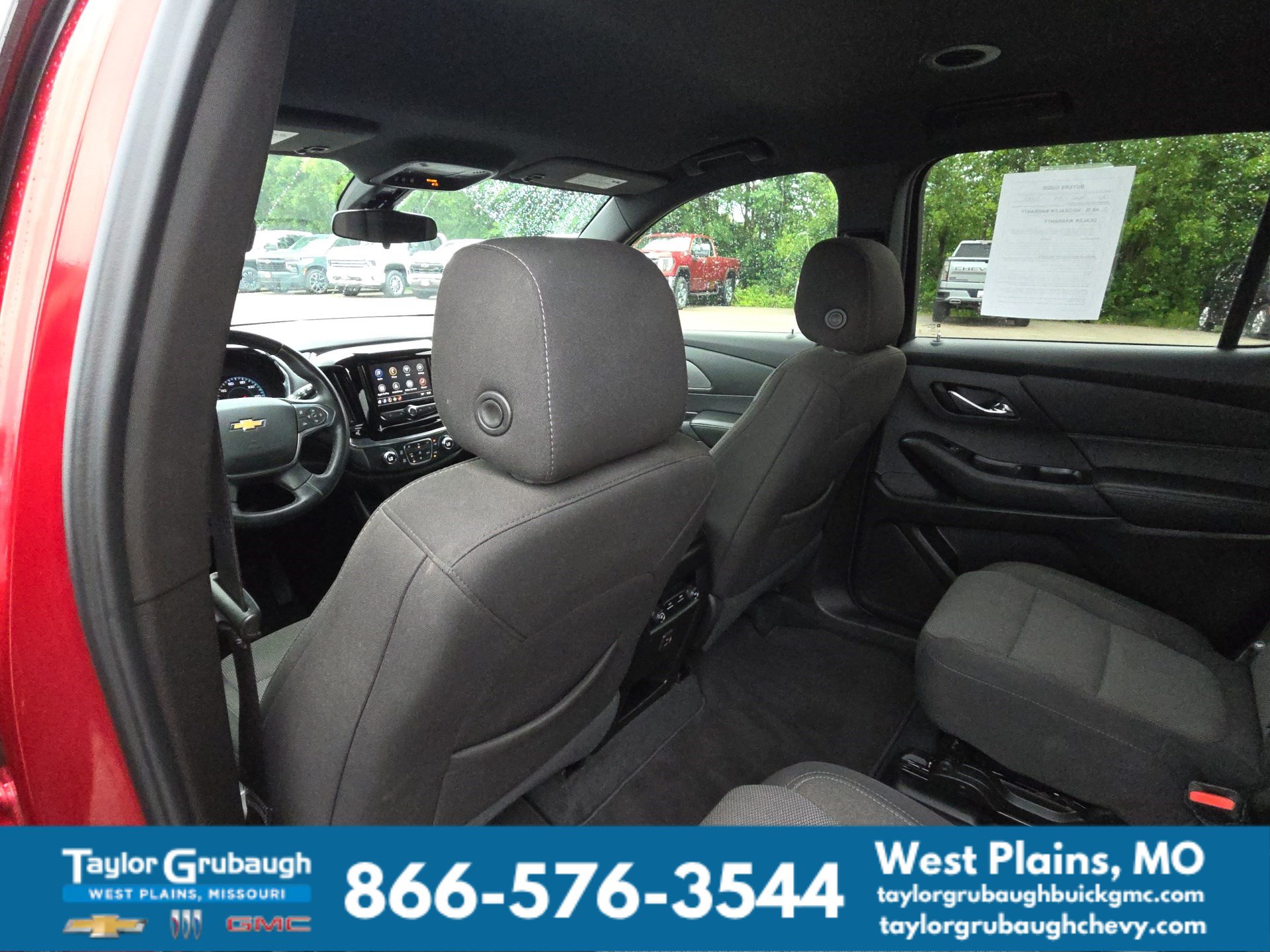 Used 2023 Chevrolet Traverse LT FWD image 27