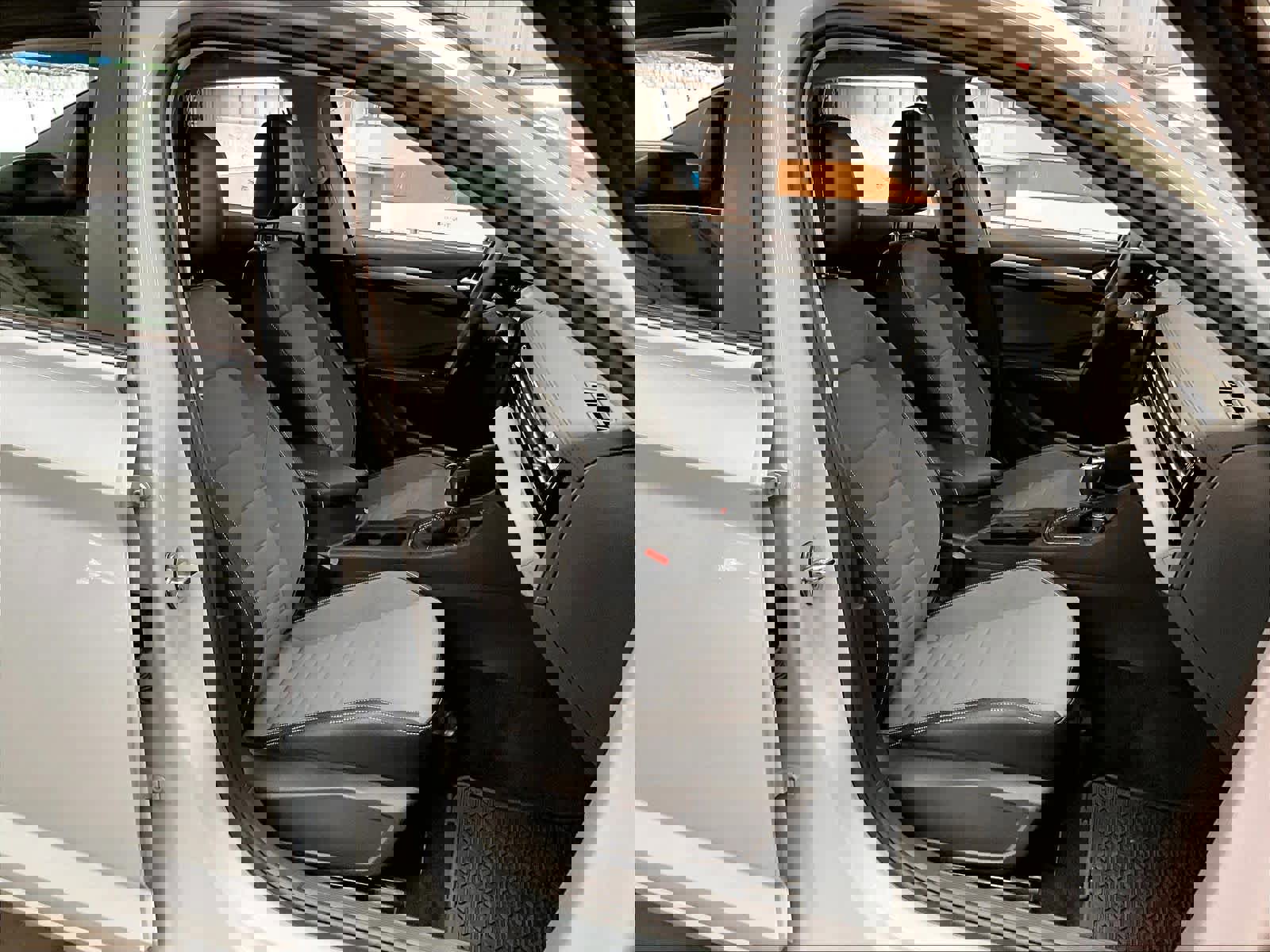 Used 2025 Volkswagen Jetta SE w/ Sunroof Package image 10