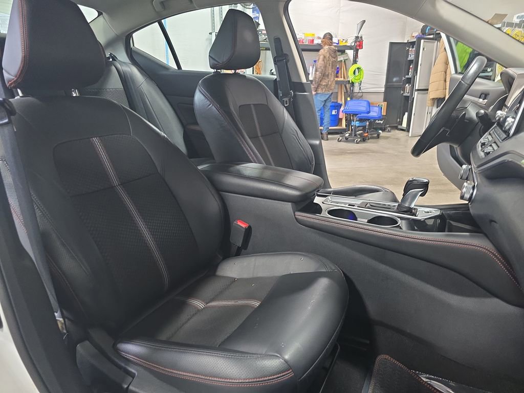 Used 2023 Nissan Altima 2.5 SR AWD/4WD image 10