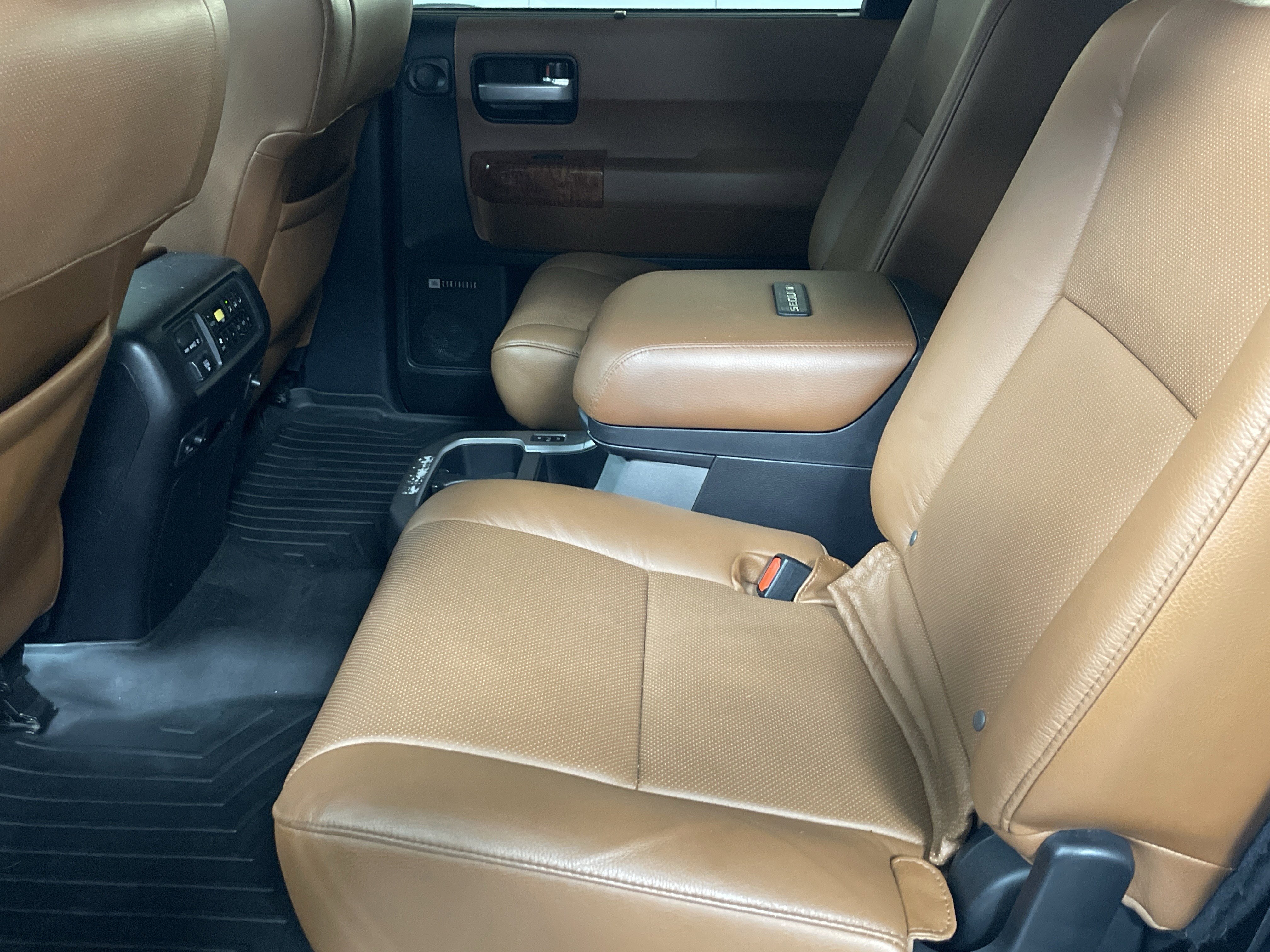 Certified 2019 Toyota Sequoia Platinum image 31
