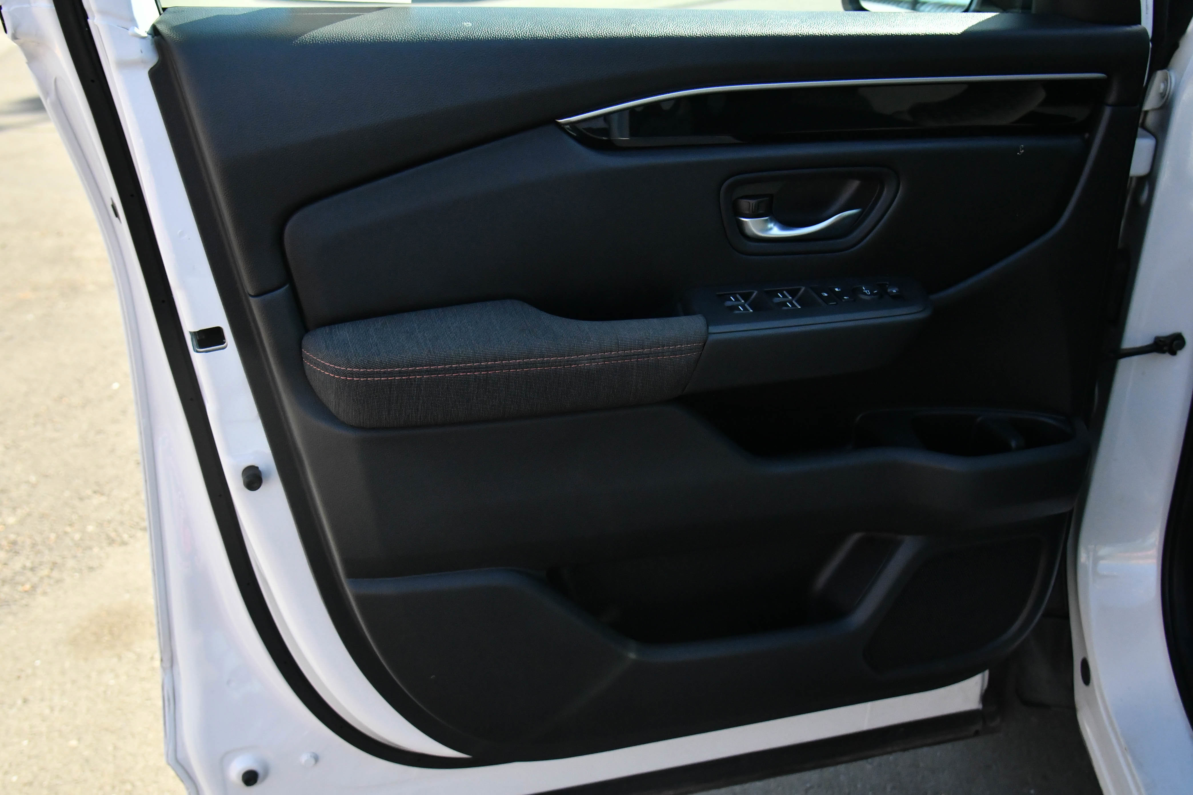Used 2024 Honda Pilot Sport image 13