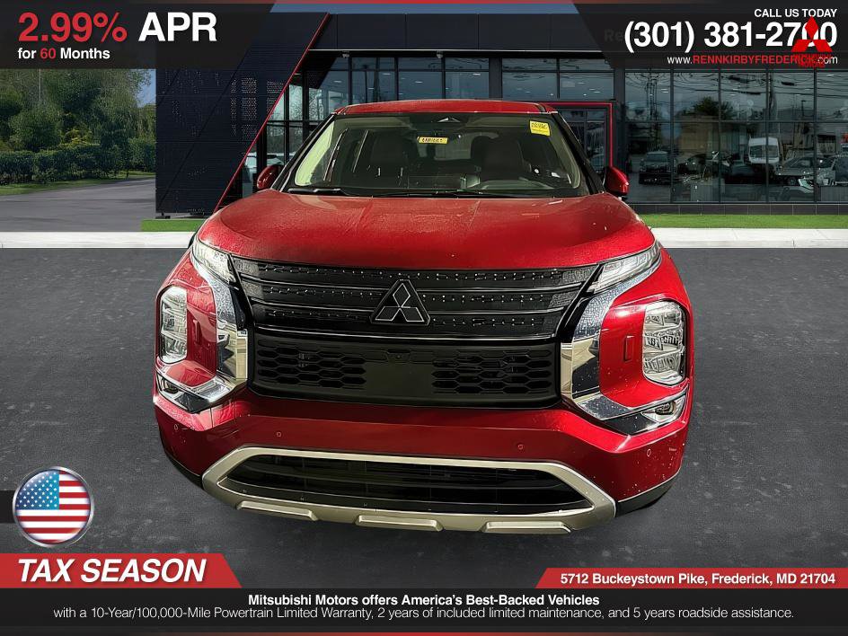 Used 2024 Mitsubishi Outlander SE image 3
