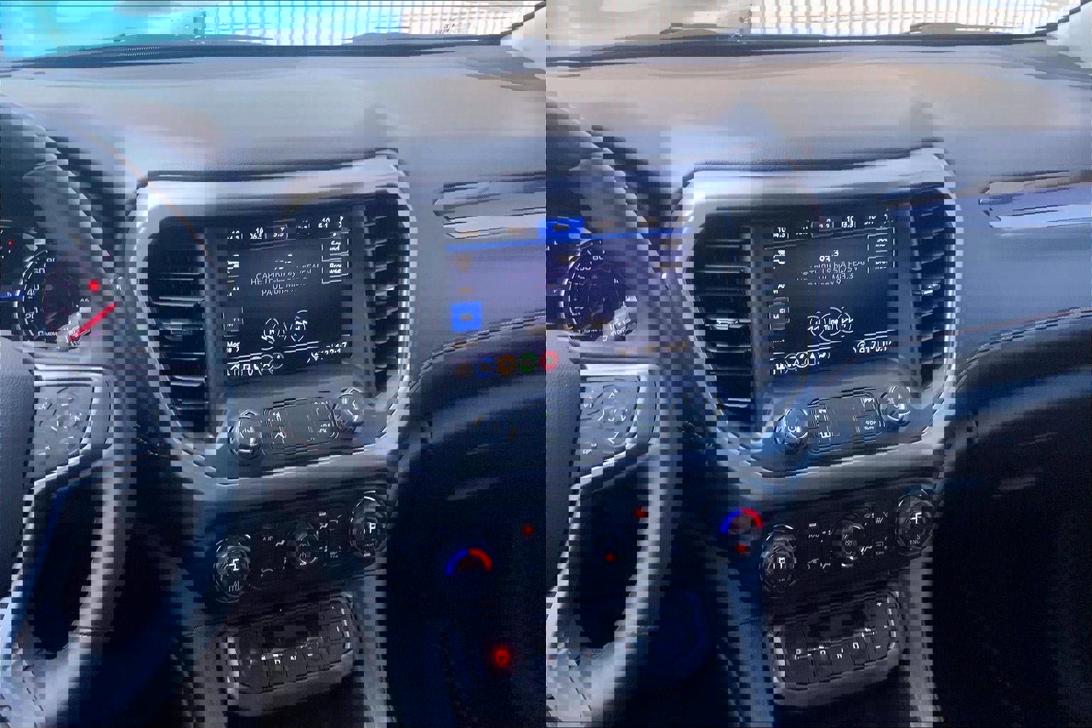 Used 2023 GMC Acadia AT4 image 6