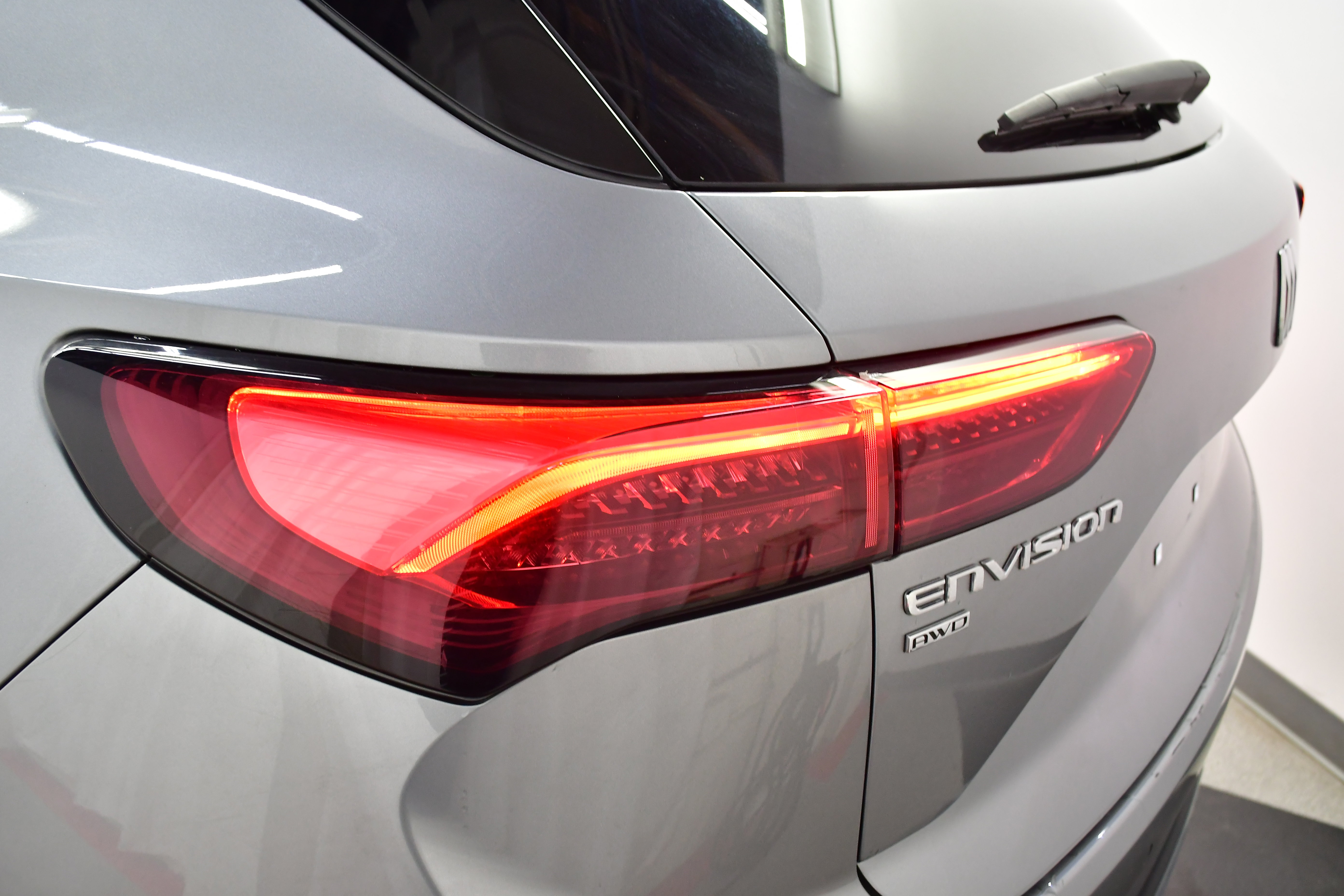 Used 2025 Buick Envision Preferred image 33