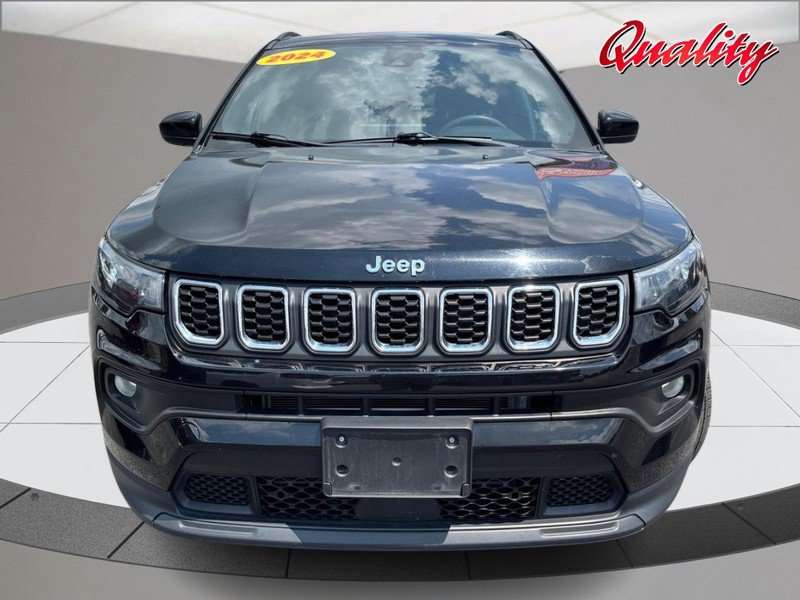 Used 2024 Jeep Compass Latitude AWD/4WD image 10