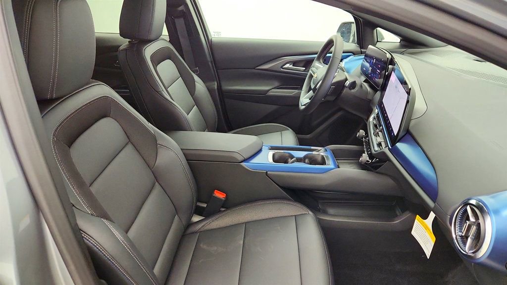 Used 2026 Chevrolet Equinox EV LT FWD image 25