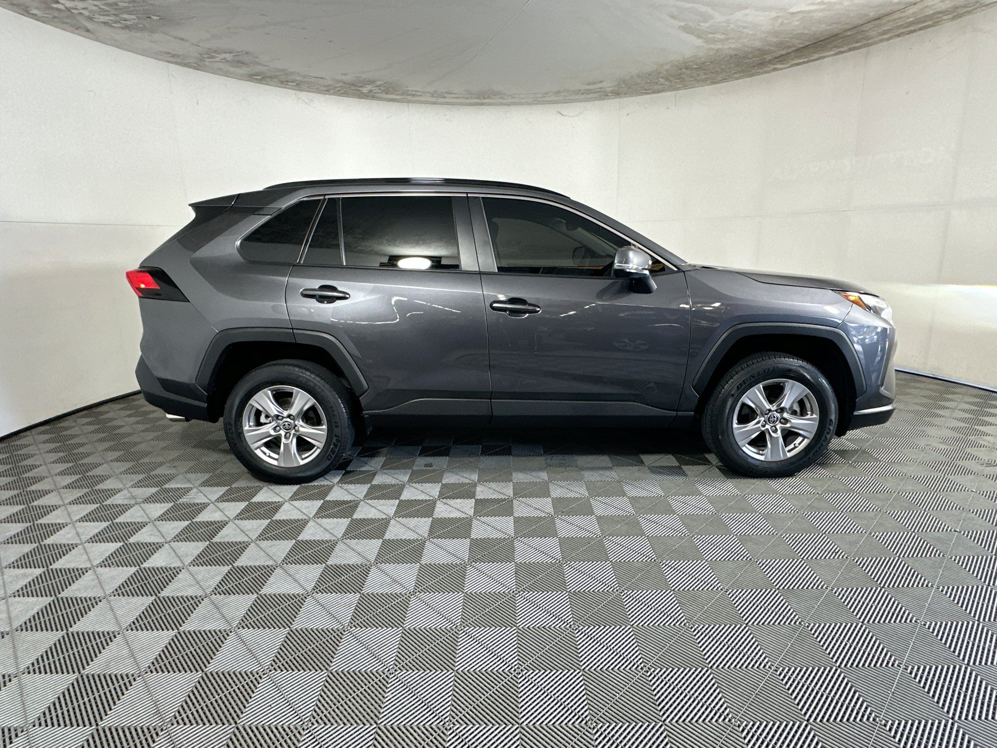Used 2023 Toyota RAV4 XLE w/ Convenience Package FWD image 2