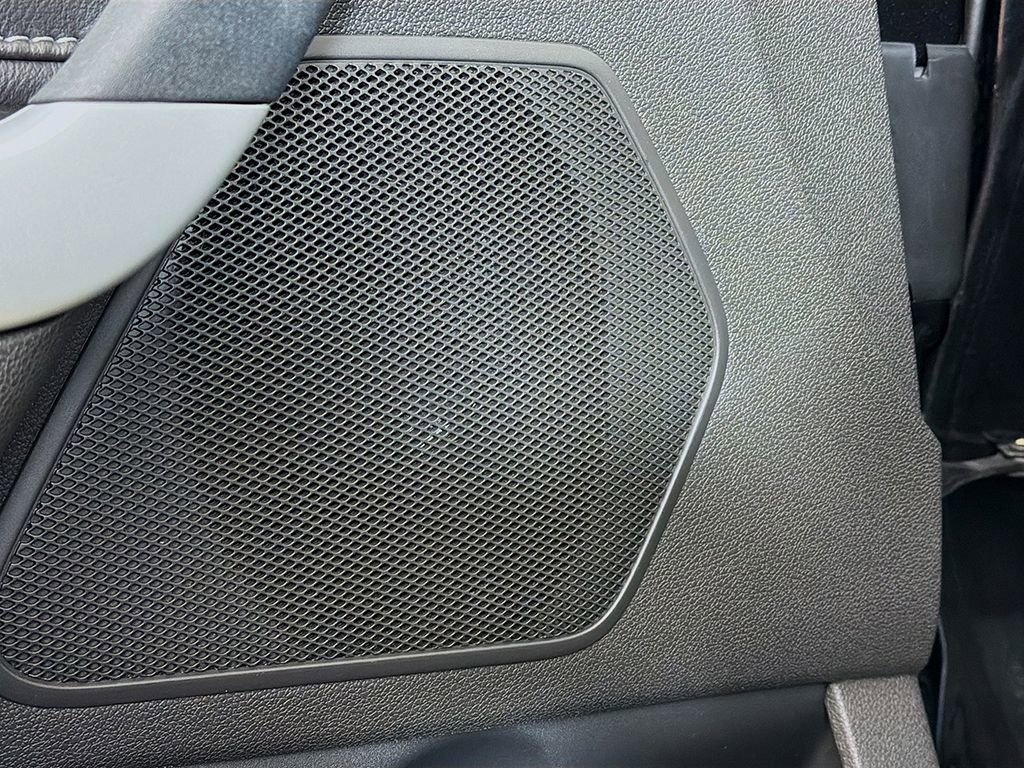 Used 2013 Ford Edge Sport w/ Driver Entry Pkg image 30