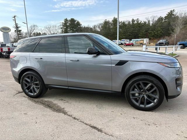 Used 2025 Land Rover Range Rover Sport SE image 2