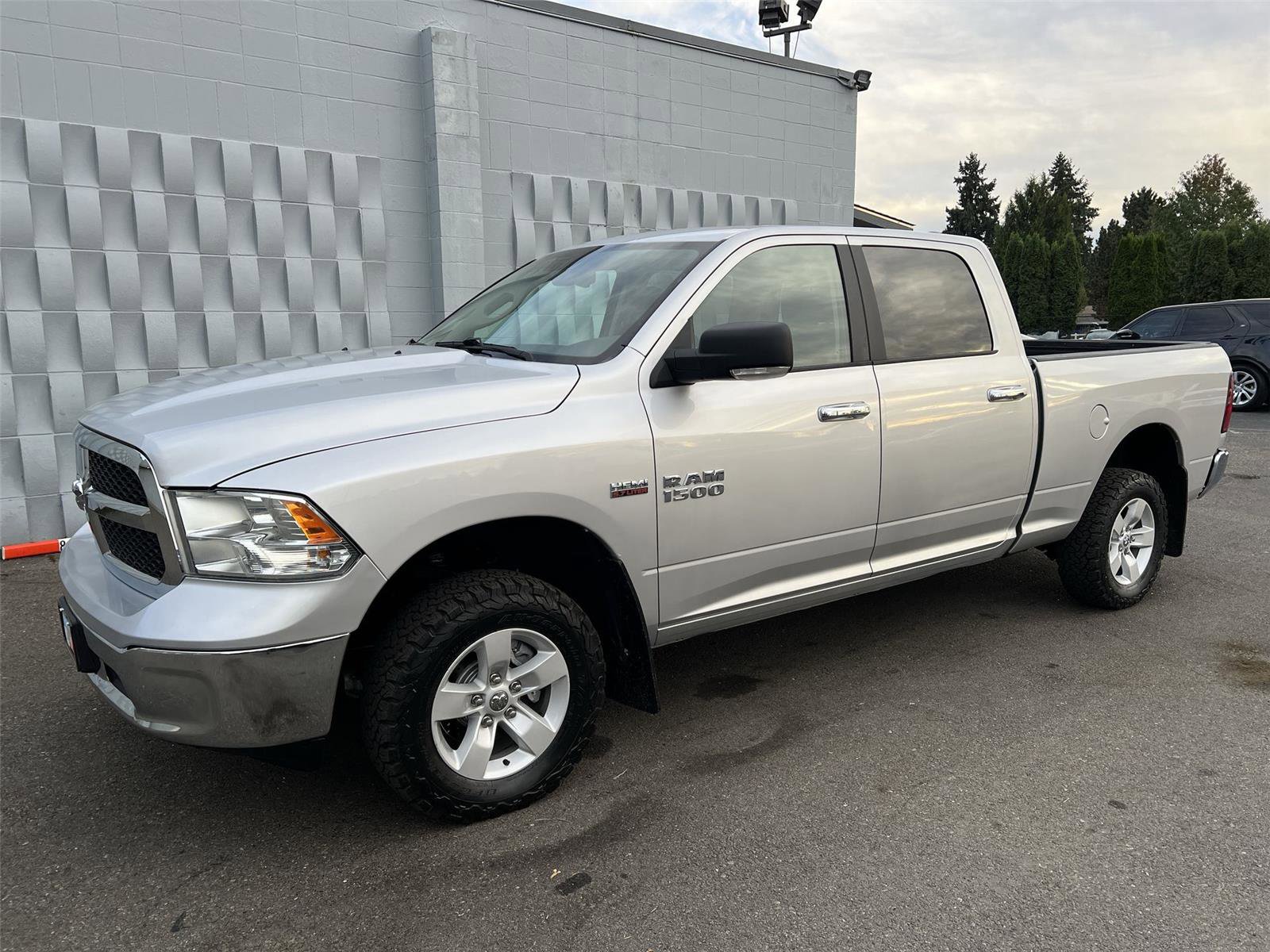 Used 2017 RAM 1500 Classic SLT w/ Luxury Group