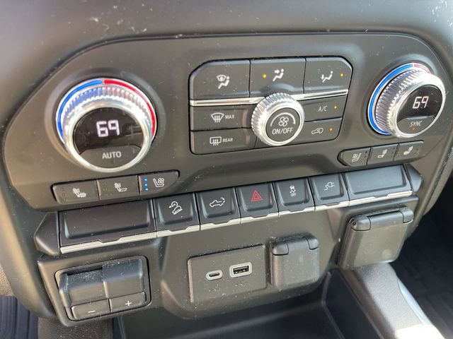 Used 2022 GMC Sierra 1500 SLT w/ SLT Premium Package AWD/4WD image 18