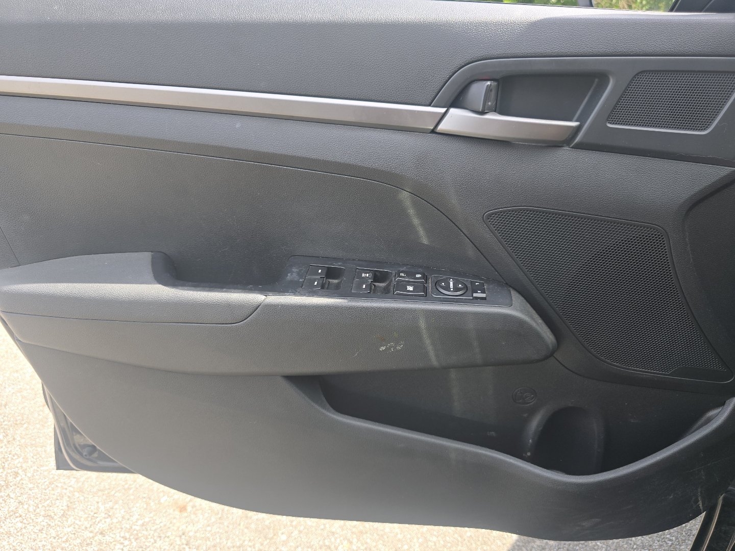 Used 2018 Hyundai Elantra SE FWD image 21