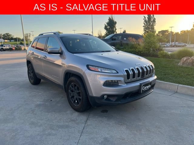 Used 2015 Jeep Cherokee Latitude w/ Comfort/Convenience Group AWD/4WD image 2