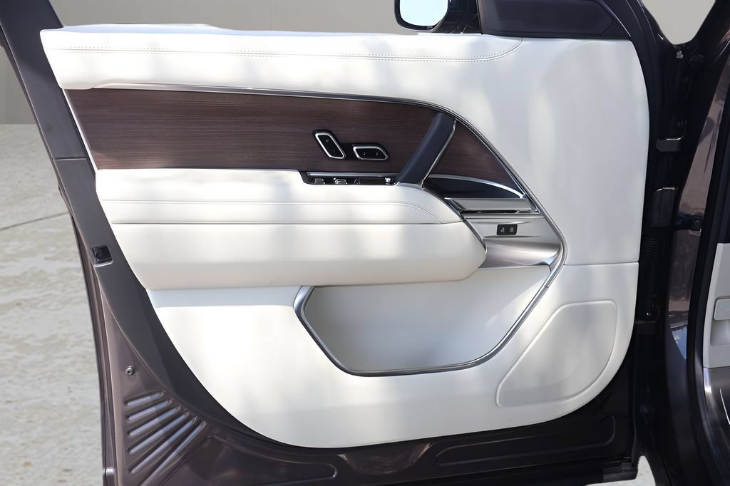 New 2026 Land Rover Range Rover SE AWD/4WD image 9
