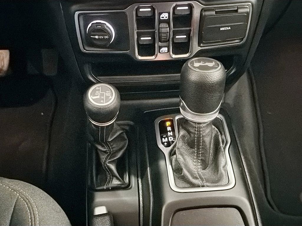 Used 2025 Jeep Wrangler Unlimited Sahara w/ Safety Group image 18