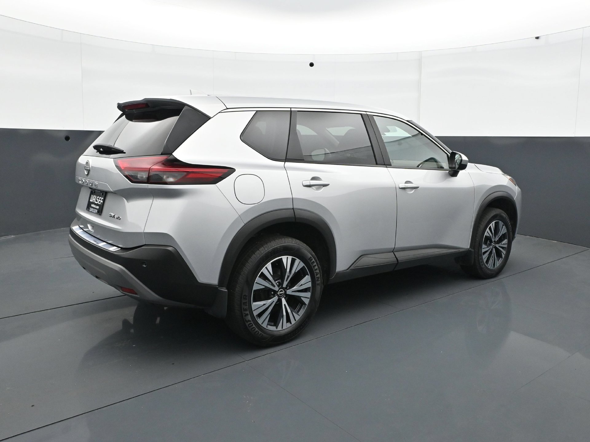 Used 2023 Nissan Rogue SV AWD/4WD image 7