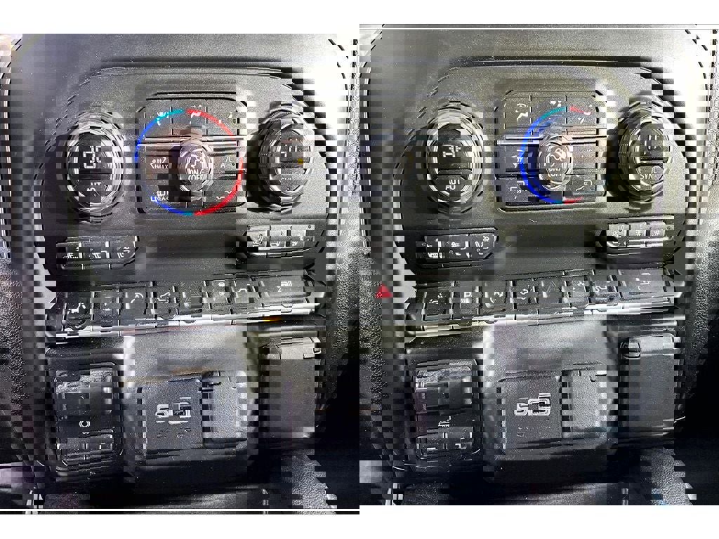 Used 2022 Chevrolet Silverado 1500 LTZ w/ Safety Package II image 25