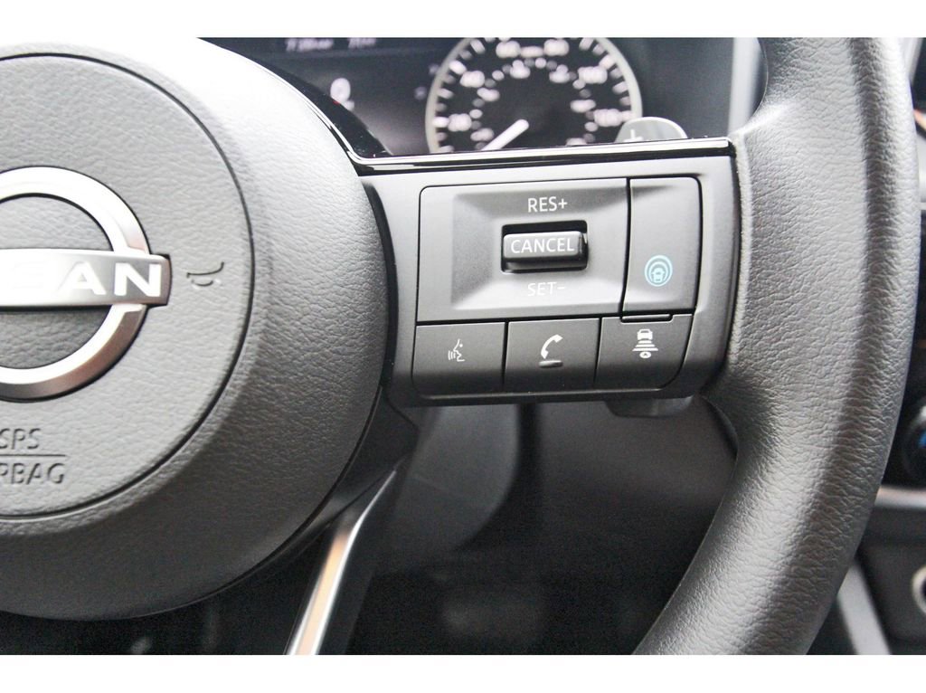 Used 2022 Nissan Rogue SV image 14