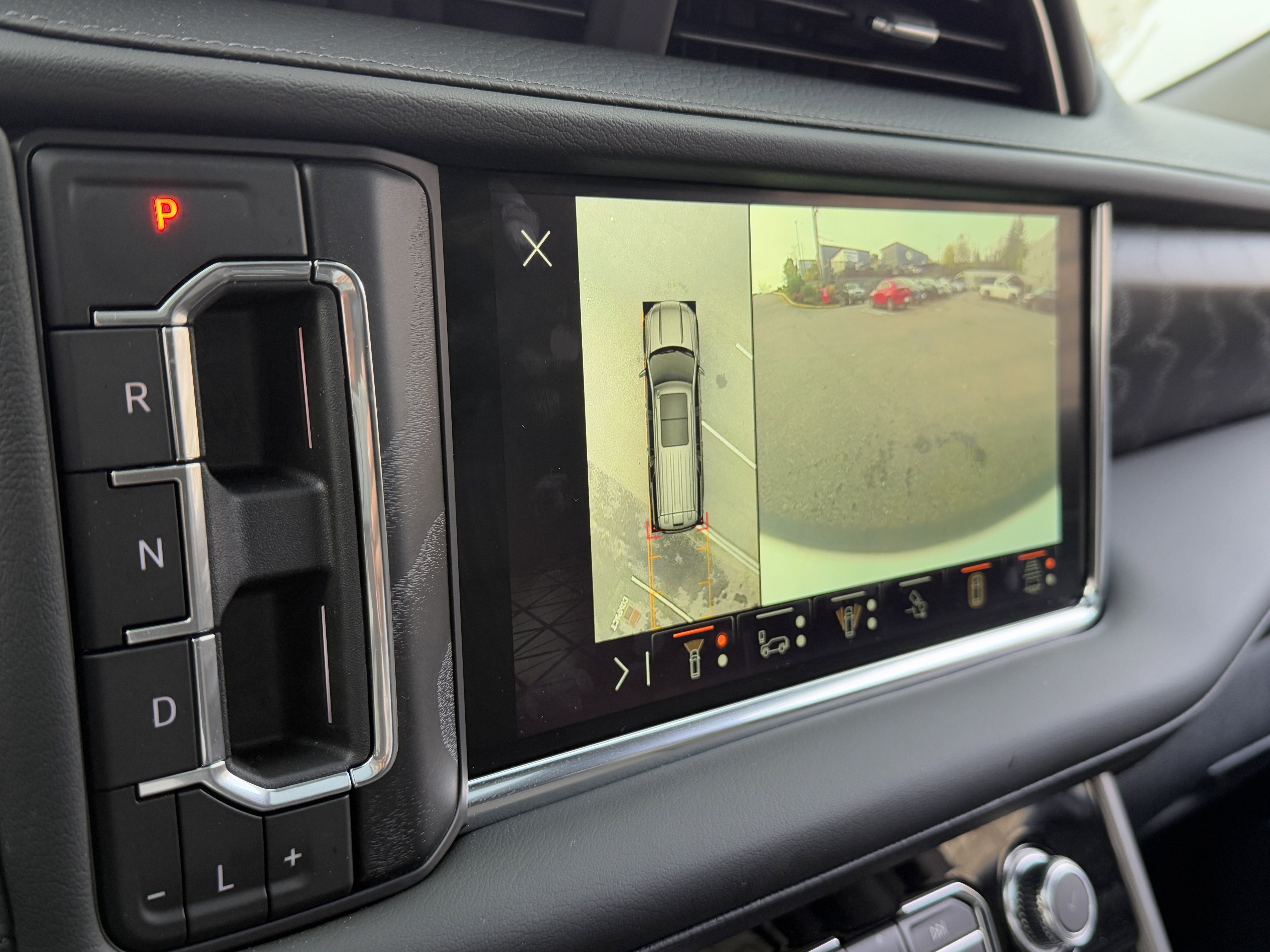 Used 2023 GMC Yukon XL Denali image 18