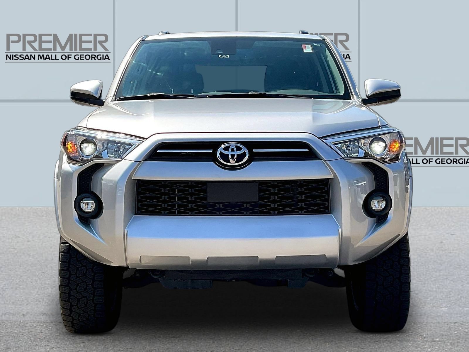 Used 2024 Toyota 4Runner SR5 AWD/4WD image 2