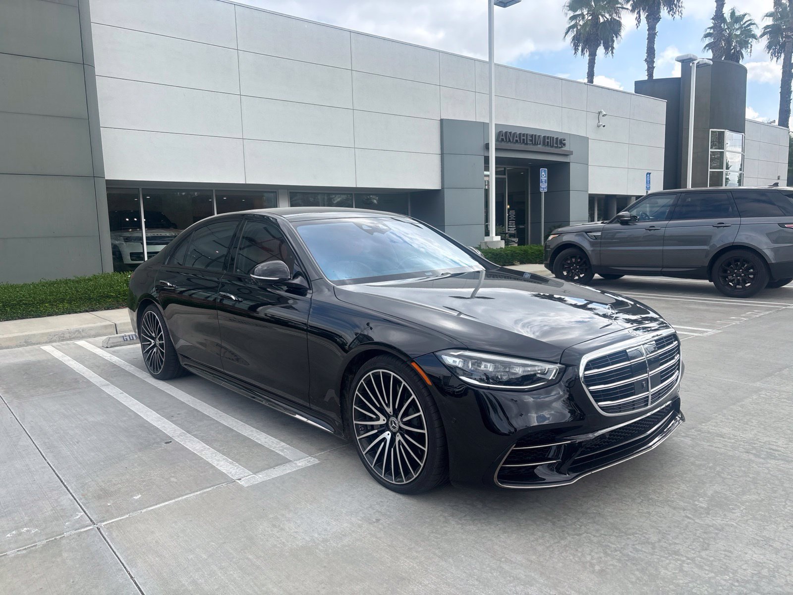 Used 2023 Mercedes-Benz S 580 4MATIC Sedan image 2