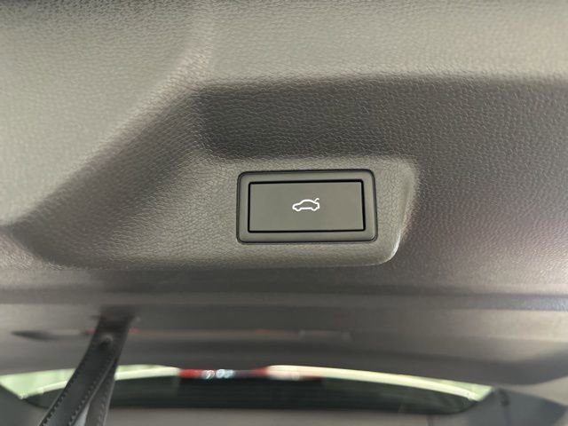 New 2025 Volkswagen ID. Buzz Pro S image 39