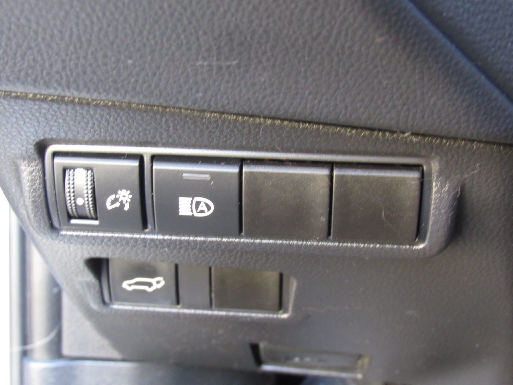 Used 2025 Toyota Corolla Cross XLE w/ Convenience Package AWD/4WD image 31