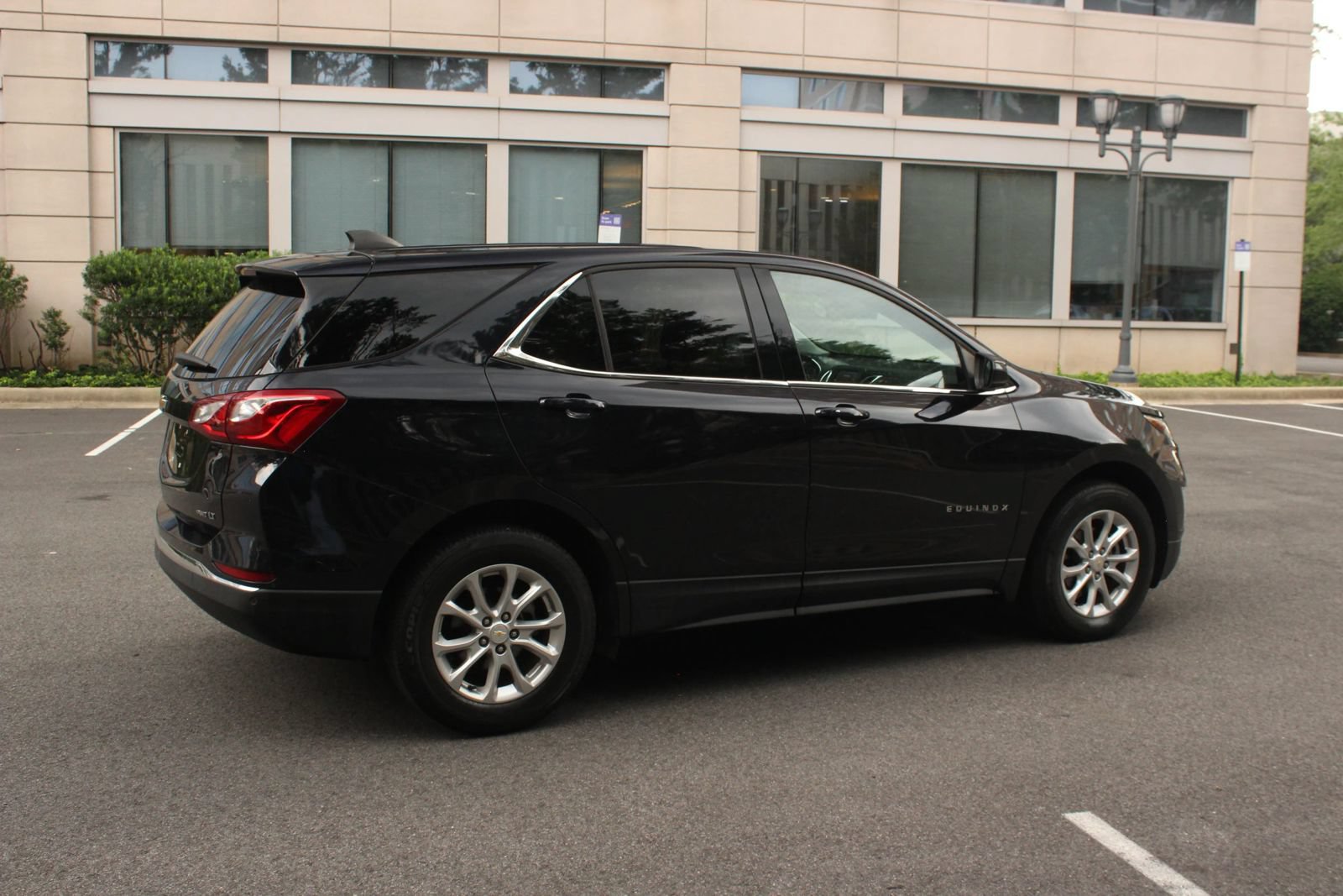 Used 2020 Chevrolet Equinox LT w/ LPO, Floor Liner Package AWD/4WD image 7