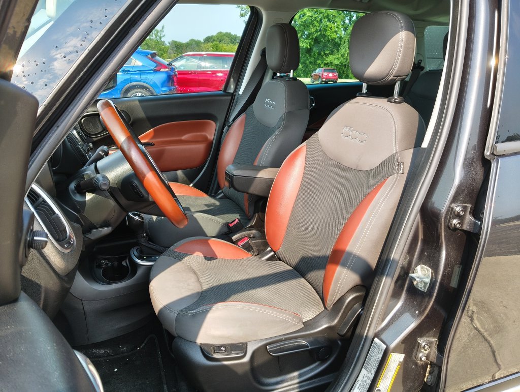 Used 2014 FIAT 500L Trekking w/ Popular Equipment Group FWD image 2