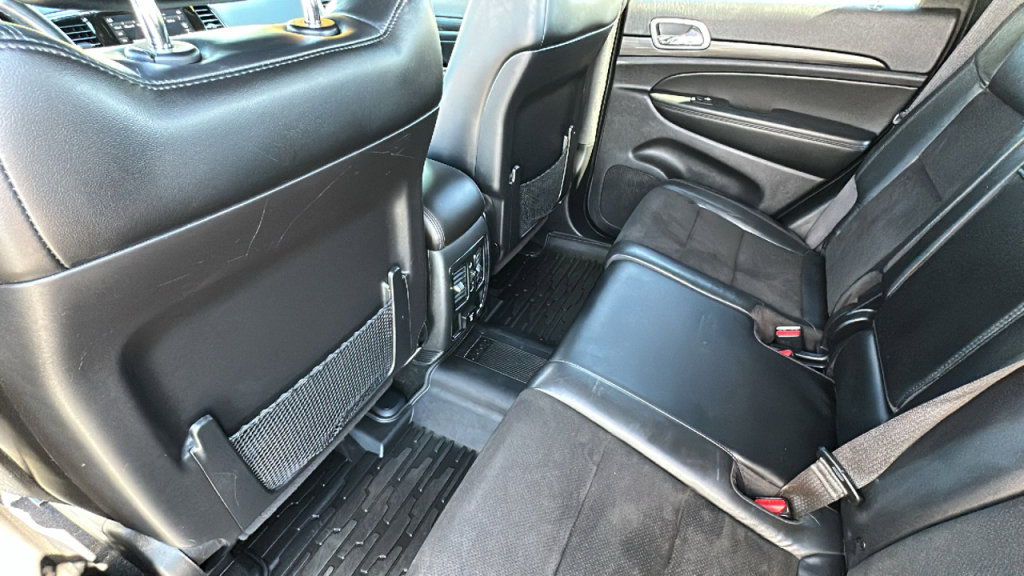 Used 2021 Jeep Grand Cherokee Laredo X image 24