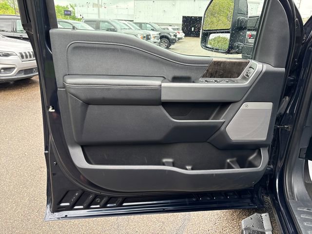 Used 2024 Ford F250 Lariat w/ Black Appearance Package AWD/4WD image 8