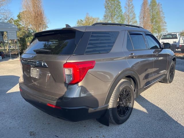 Used 2021 Ford Explorer XLT image 5