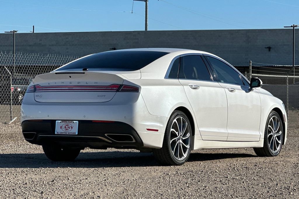 Used 2018 Lincoln MKZ Premiere image 4