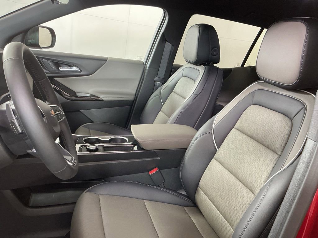 New 2026 Chevrolet Equinox LT w/ Convenience Package II AWD/4WD image 5