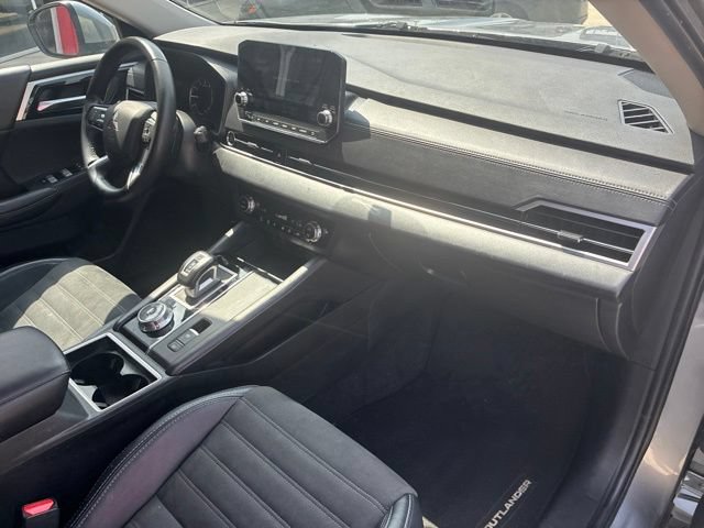 Used 2024 Mitsubishi Outlander SE FWD image 12