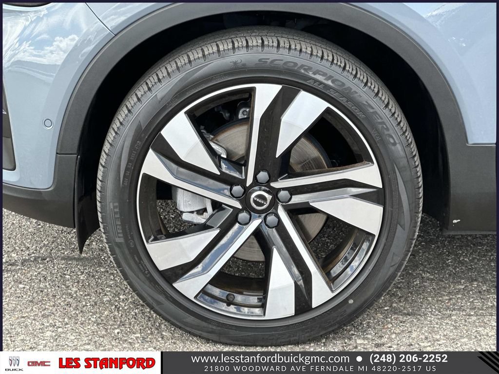 Used 2023 Volvo XC40 B5 Ultimate w/ Climate Package AWD/4WD image 10