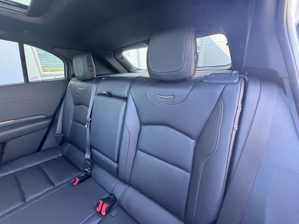 Used 2022 Cadillac XT4 Sport w/ Technology Package image 16