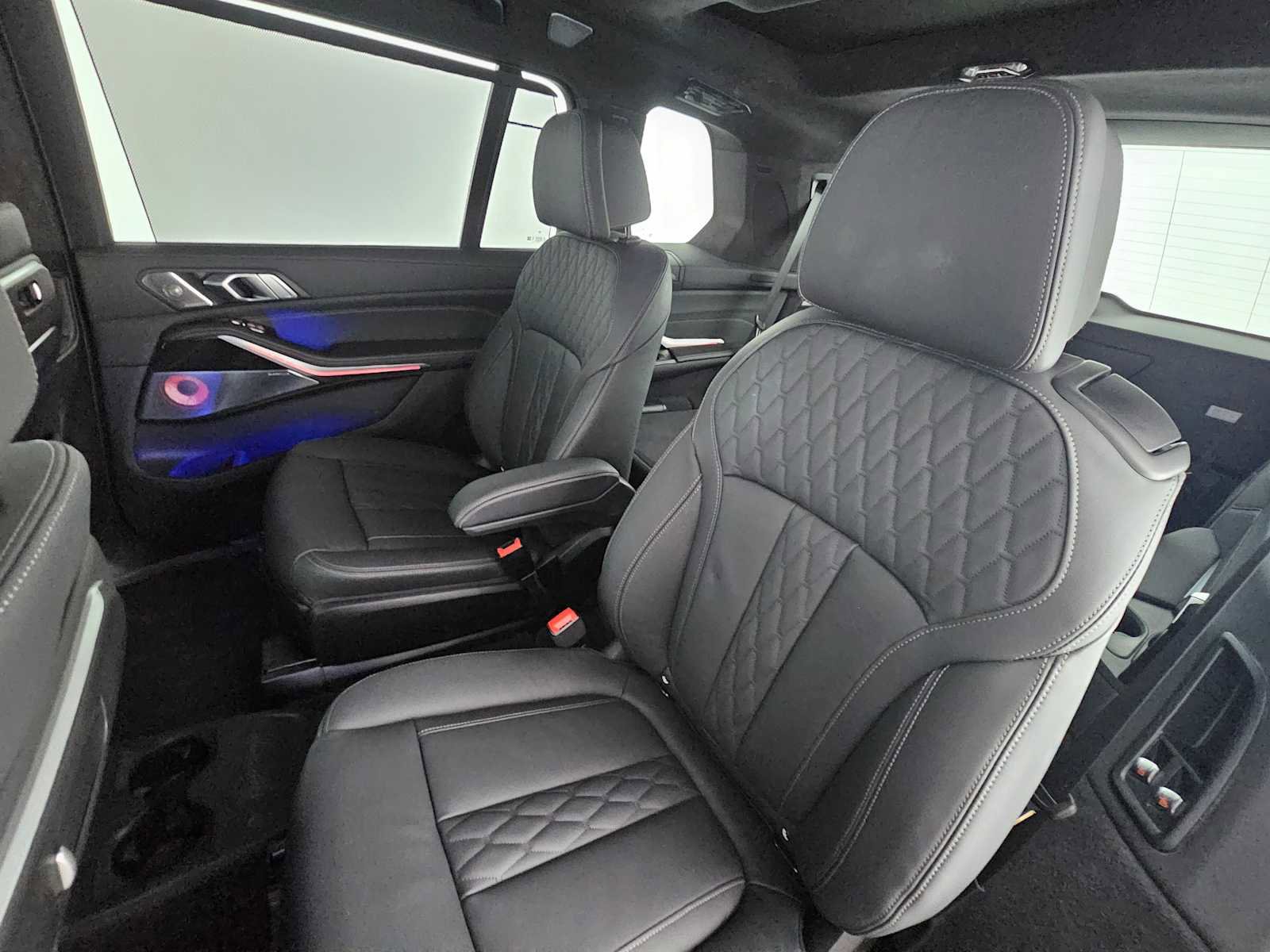 Used 2024 BMW X7 M60i w/ Executive Package image 20