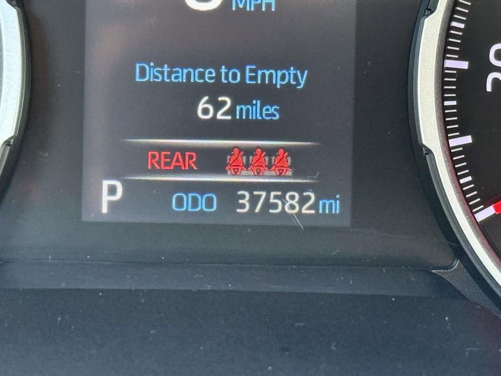 Used 2021 Toyota RAV4 LE image 28