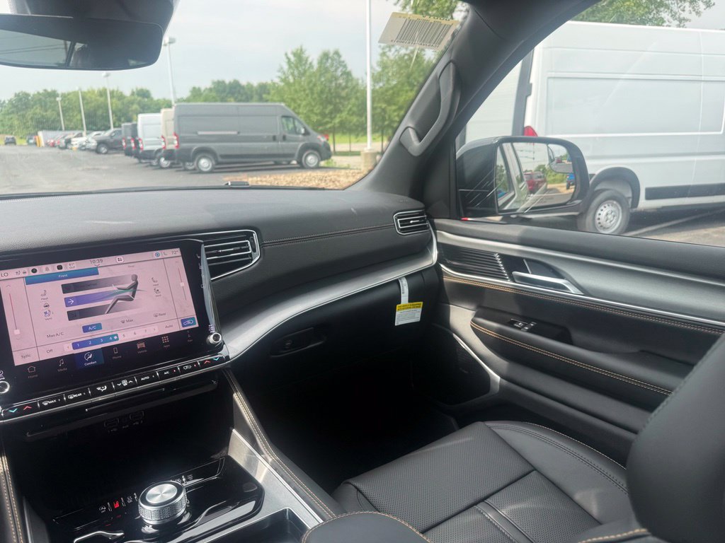 New 2026 Jeep Grand Wagoneer 4WD image 41