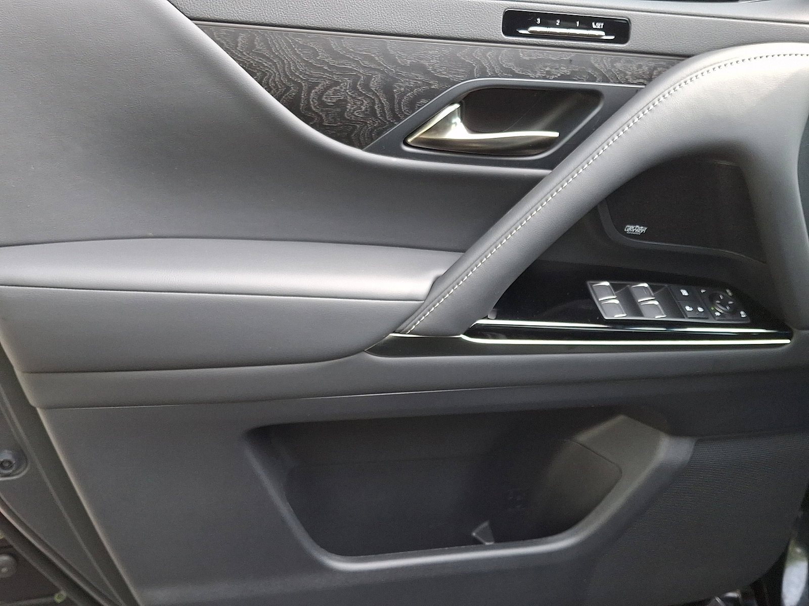 Certified 2025 Lexus LX 700h Overtrail AWD/4WD image 13
