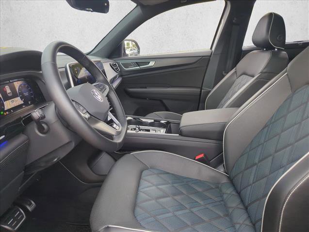 Used 2025 Volkswagen Atlas Cross Sport SEL Premium R-Line image 13