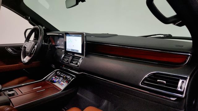 Used 2021 Lincoln Navigator Reserve AWD/4WD image 32