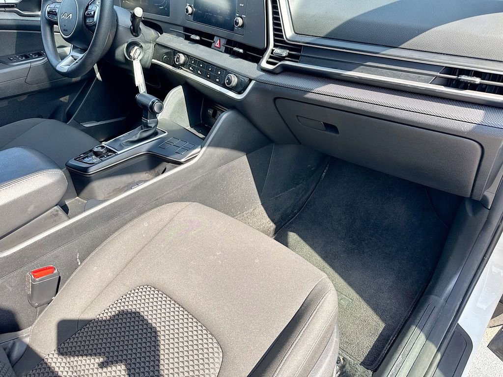 Used 2024 Kia Sportage LX image 31