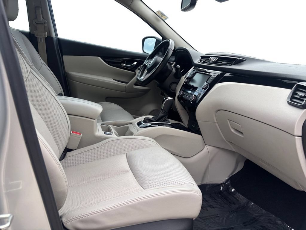 Used 2021 Nissan Rogue Sport SL w/ Premium Package FWD image 16