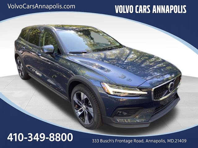 New 2026 Volvo V60 B5 Cross Country Plus w/ Climate Package