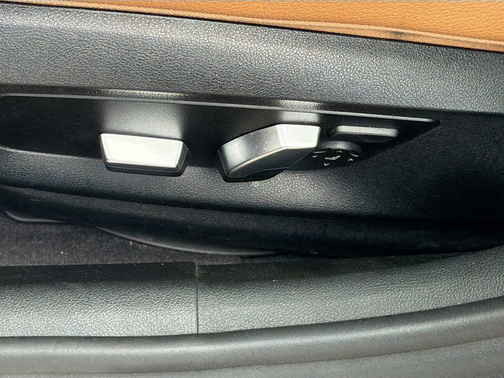Used 2018 BMW 530e image 23