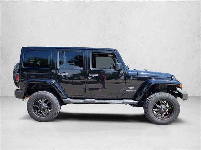 Used 2017 Jeep Wrangler Unlimited Sahara w/ Connectivity Group AWD/4WD image 4