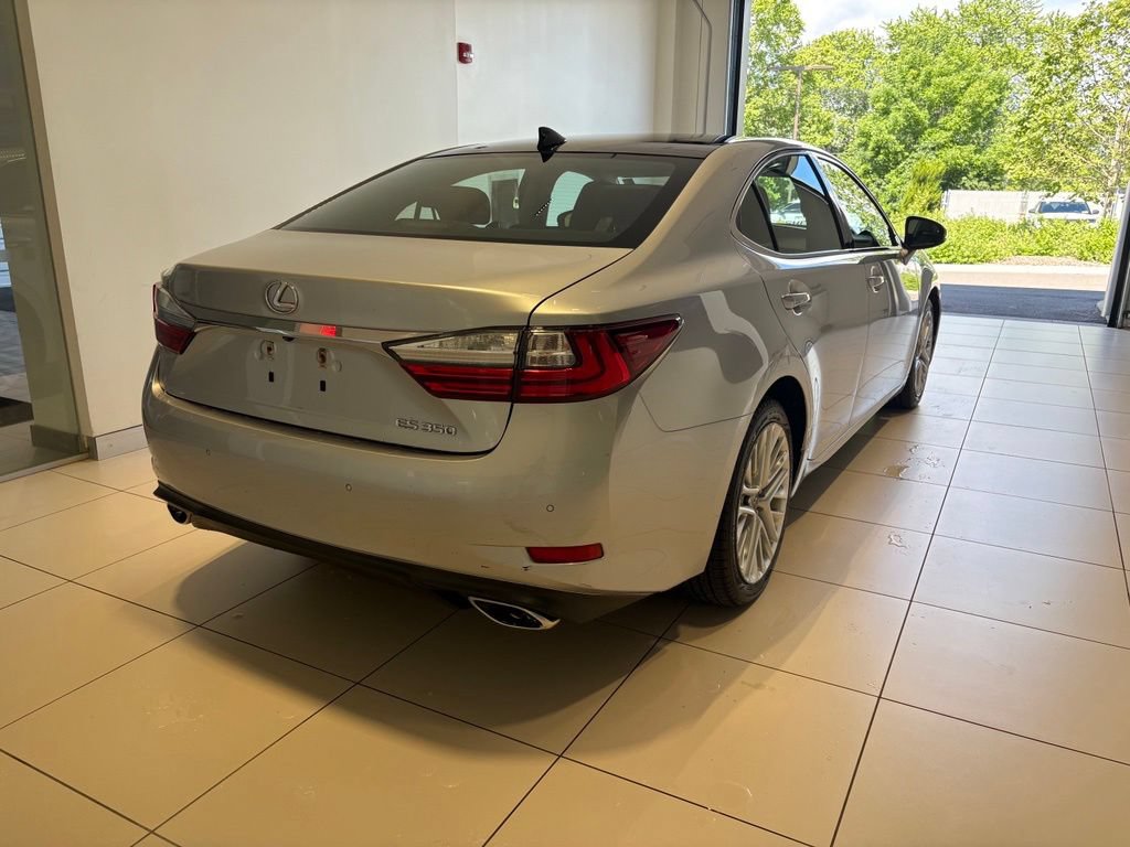 Used 2016 Lexus ES 350 w/ Luxury Package w/Wood Trim FWD image 5